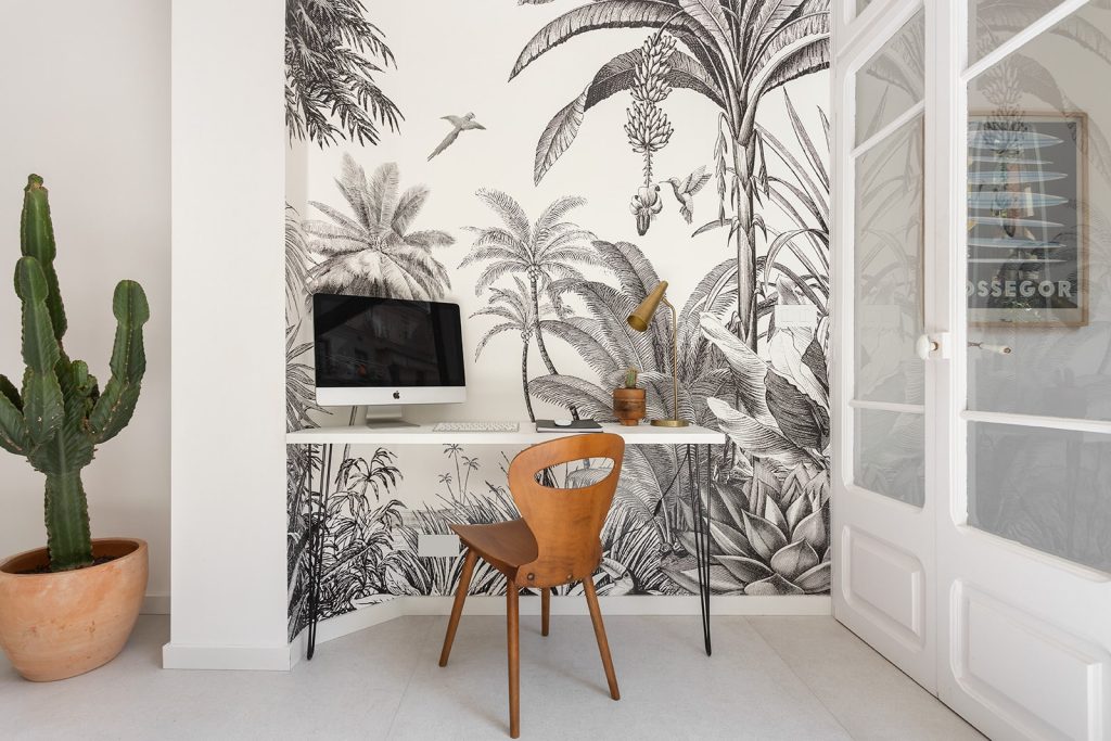 Bureau et papier peint